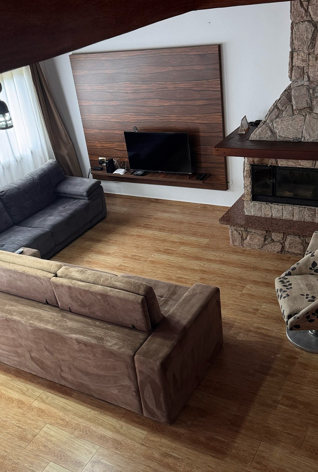 Piscina privativa do Recanto França com área de lazer e espreguiçadeiras